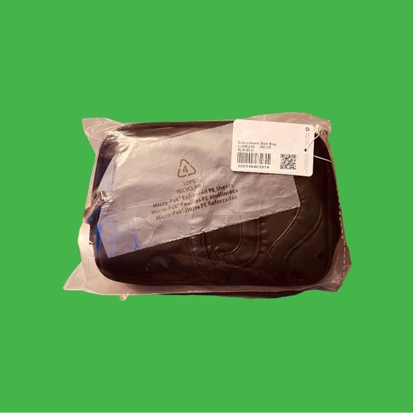 SOLD.  Lululemon MONOGRAMMED LOGO everywhere Belt bag Black/Black NWT - Picture 9 of 9